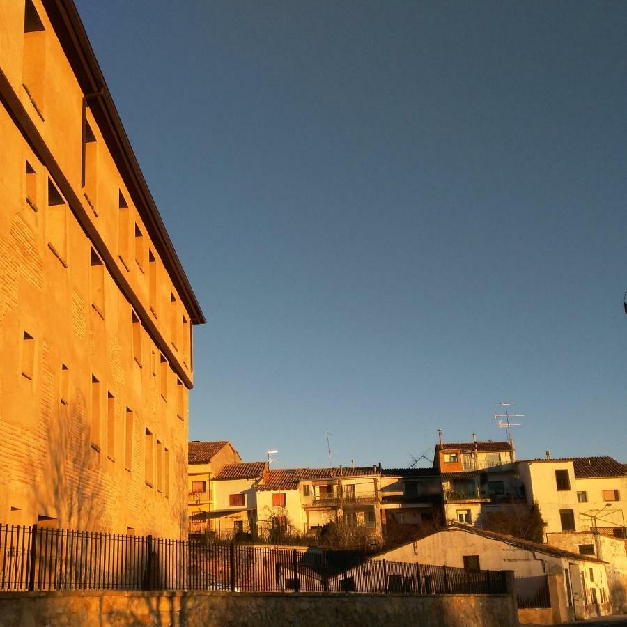 Albergue De Benabarre-Calumet Exterior foto